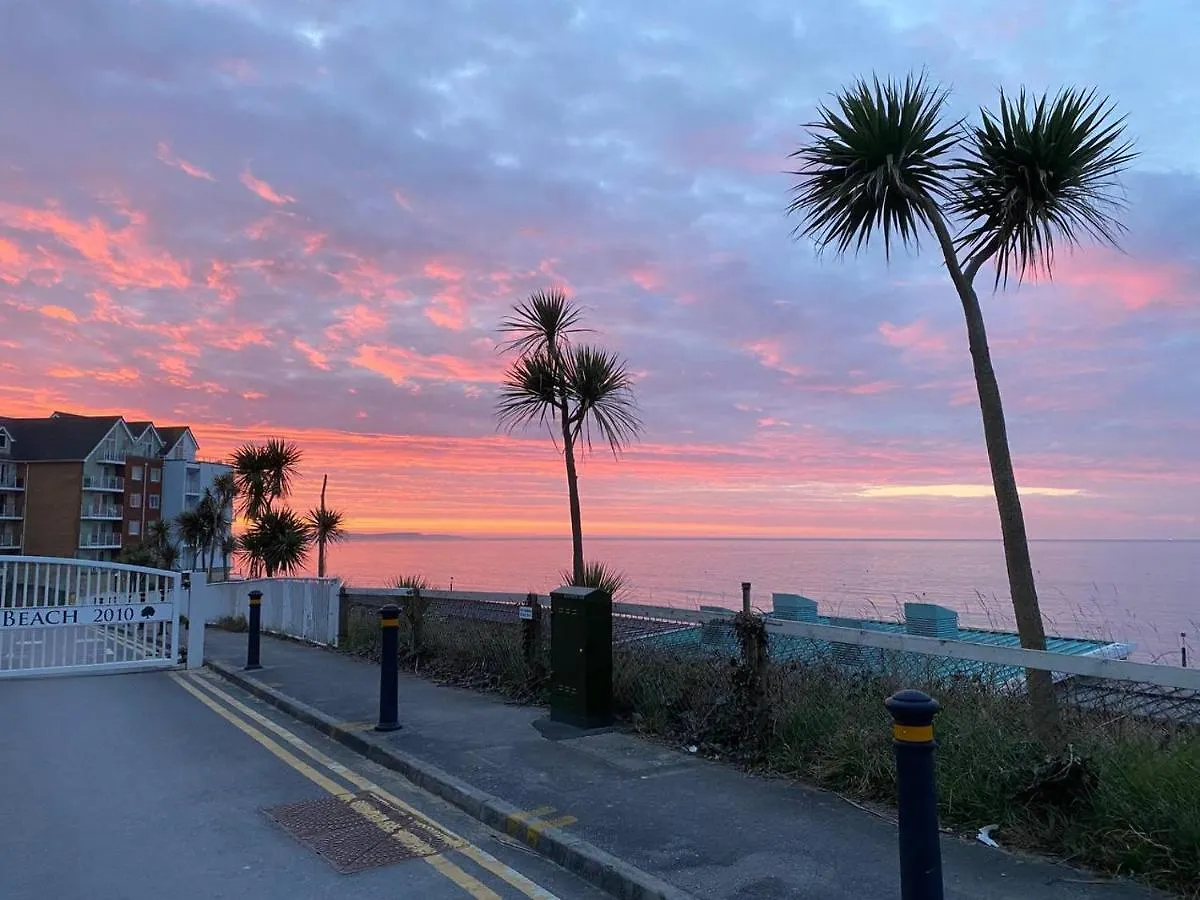 5 Min From The Beach En Suite Room In Guest House Bournemouth United Kingdom